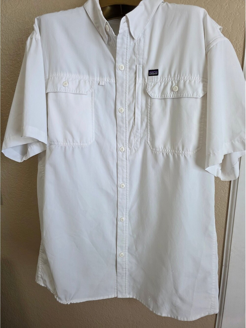 Patagonia Men's XL  Sol Patrol Fishing White Short Sleeve Button-Up Shirt, Light